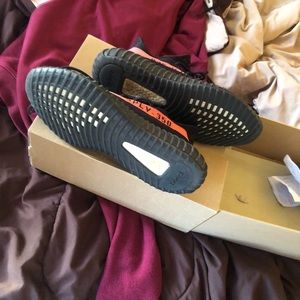 Yeezy Boost 350 v2 core red
